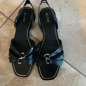 Aldo sandals size 10